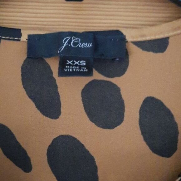 JCrew Brown & Black Wavy Polka-dots Ruffle Vneckline Button Cuffs Tunic Size XXS - Picture 2 of 5